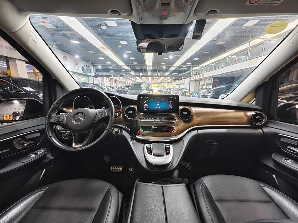 Mercedes-Benz V-class