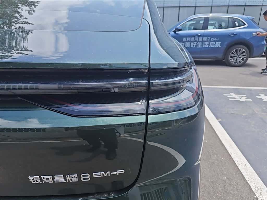Geely 8, 2025 8