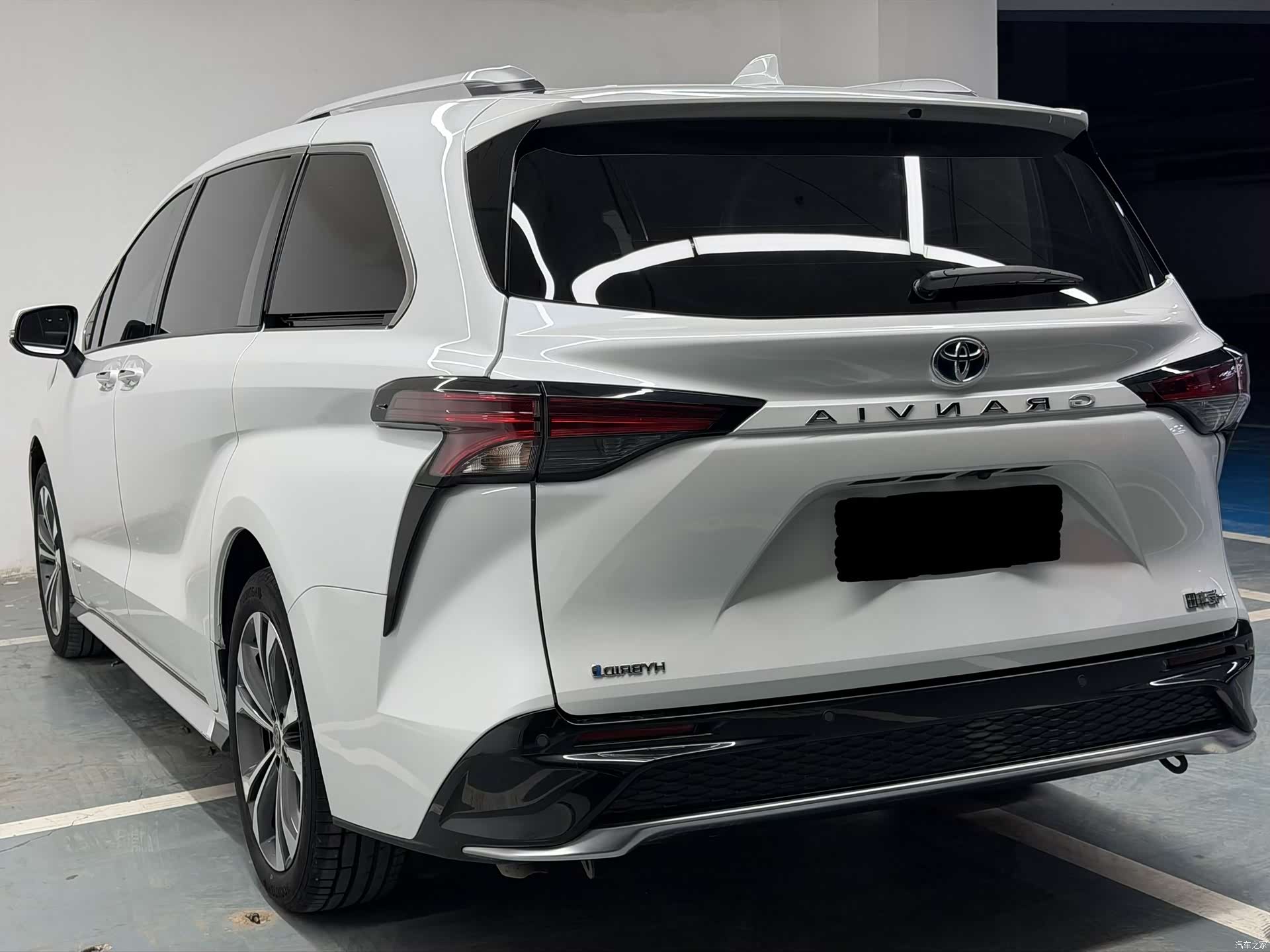 Toyota Granvia, 2024 9