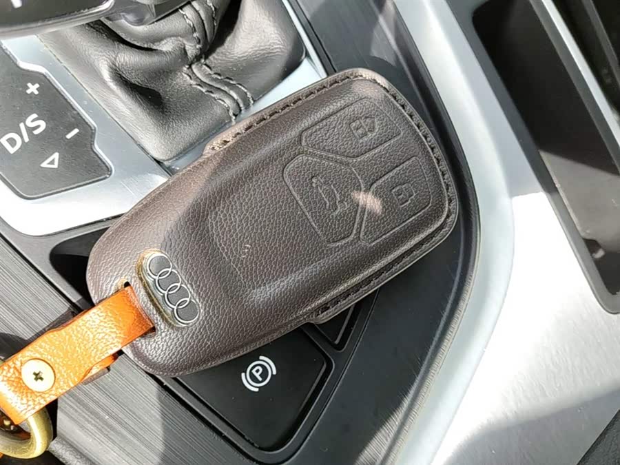 Audi A4L 2019, фото 9