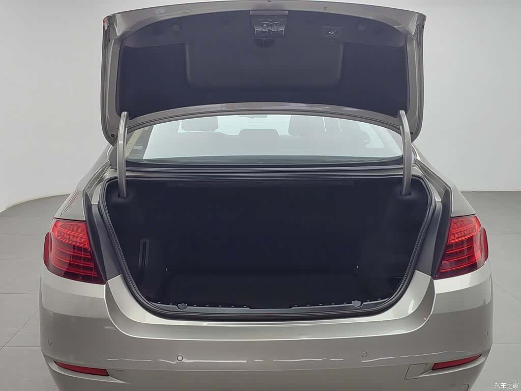 BMW 5 Series, 2016 16