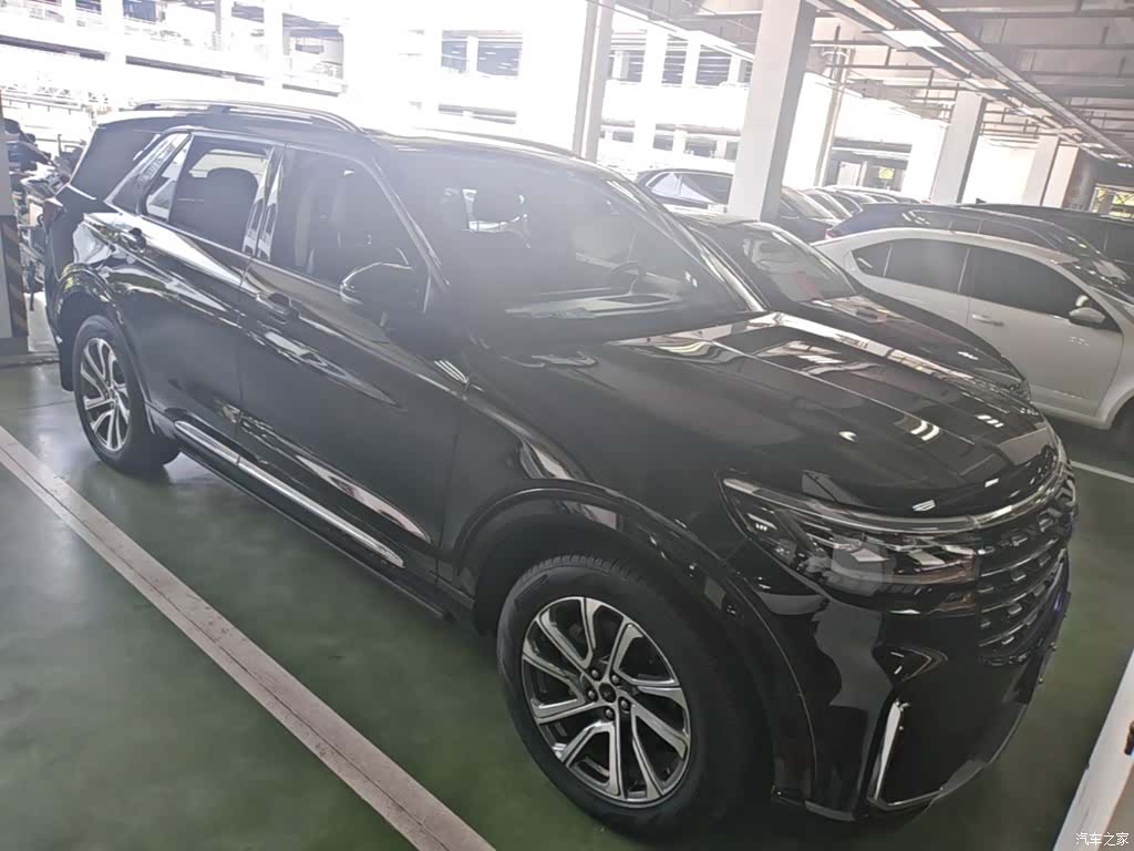Ford Explorer, 2024 4