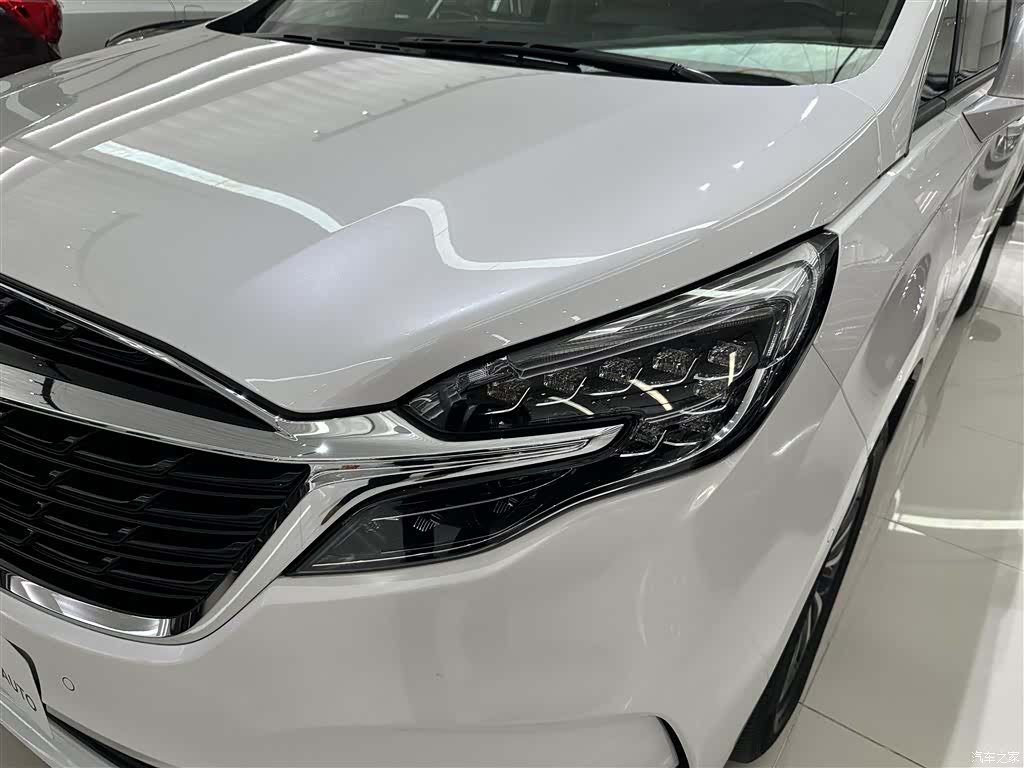 Buick GL8, 2022 4