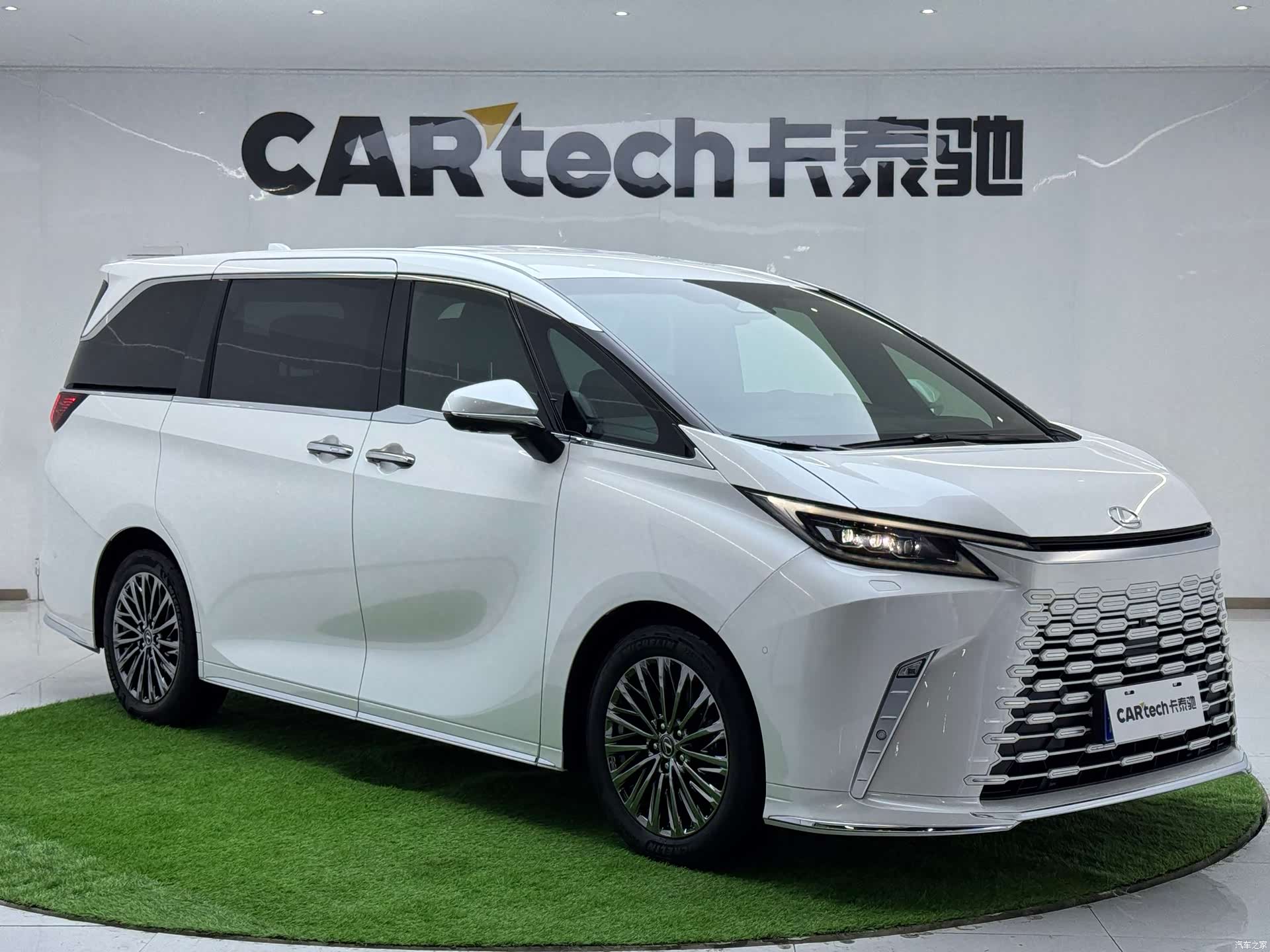 Lexus LM, 2024 все фото