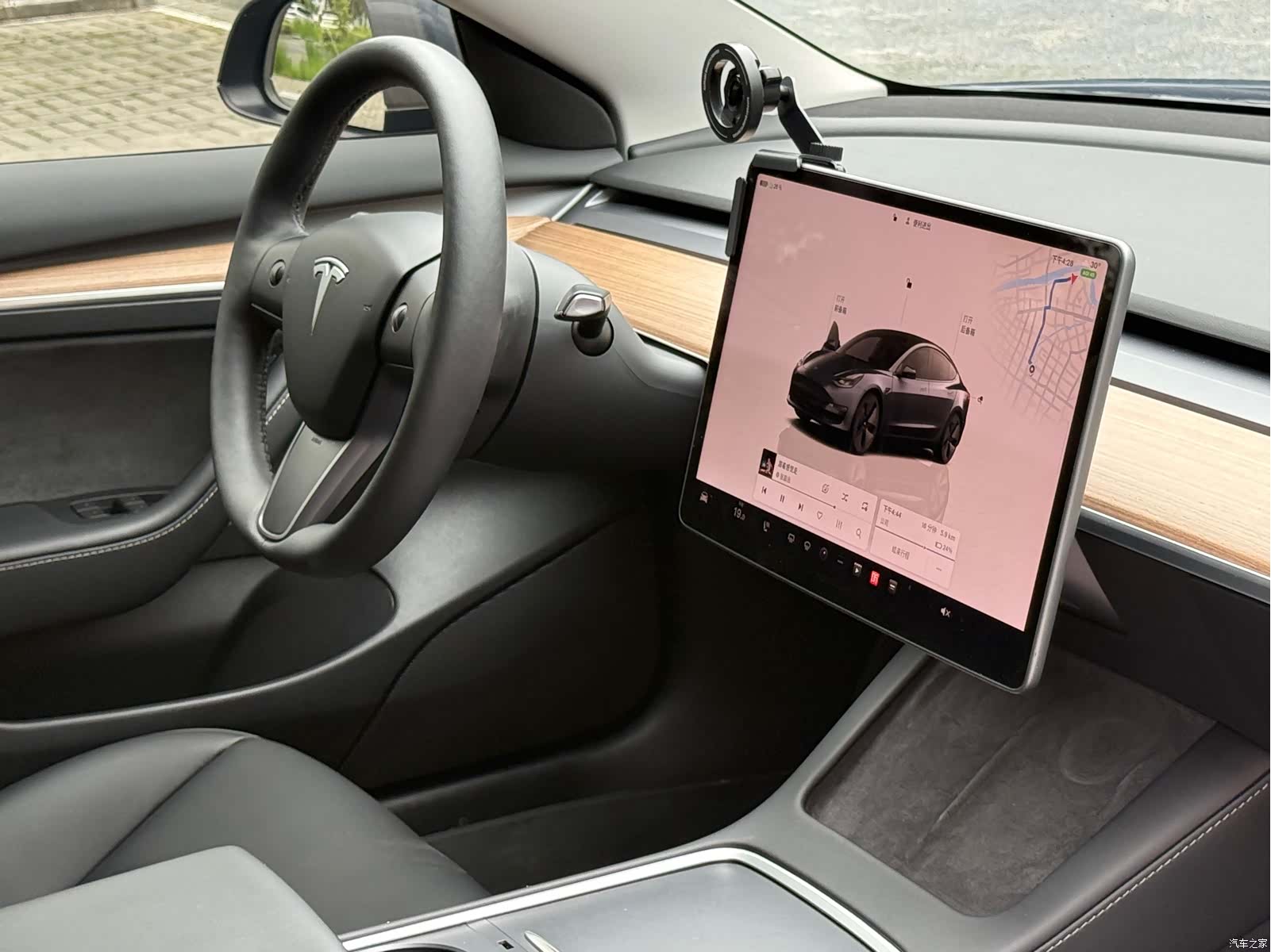 Tesla Model 3, 2023 16