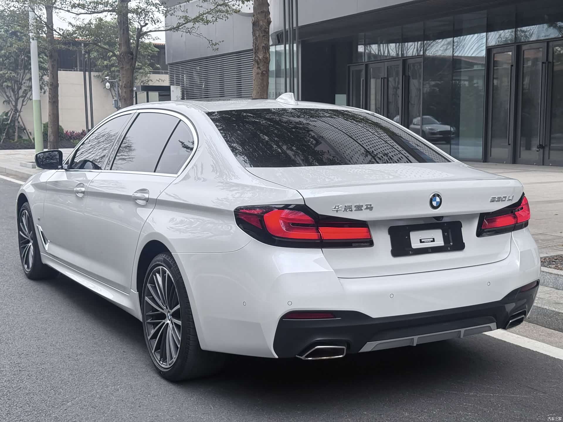 BMW 5 Series, 2023 14