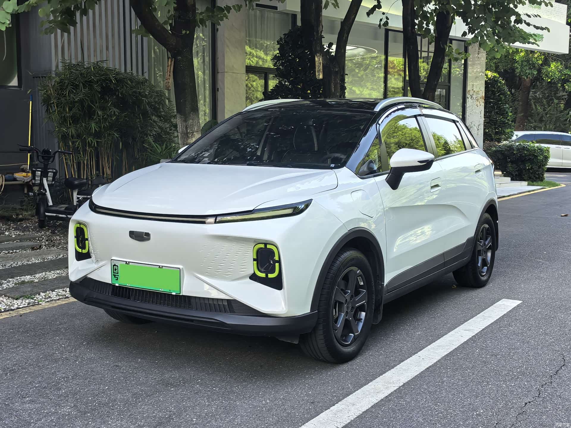 Geely E