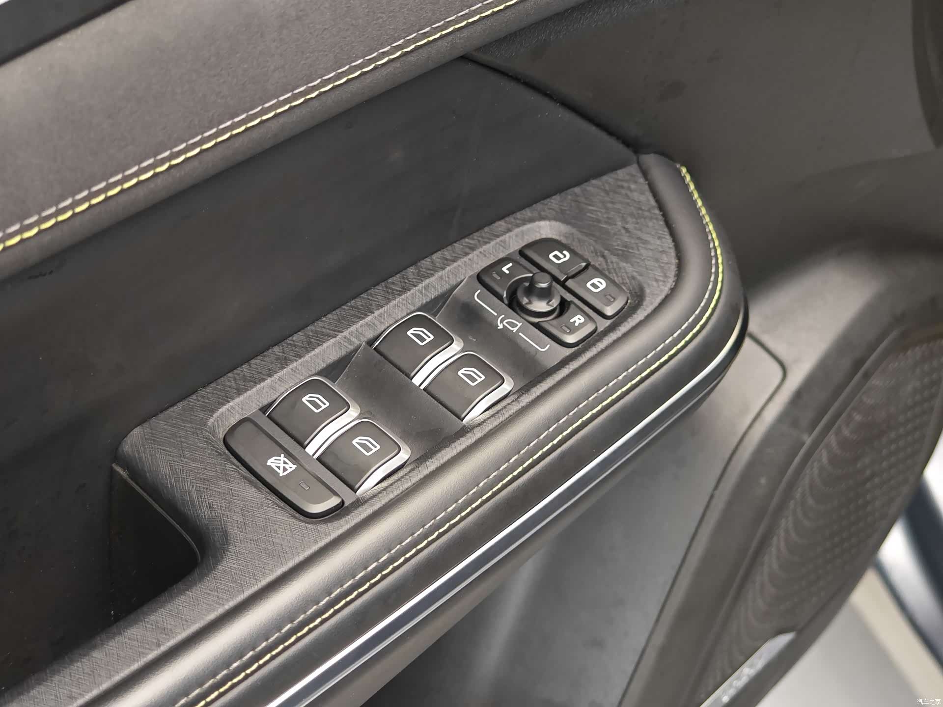 Lynk & Co 01, 2025 9