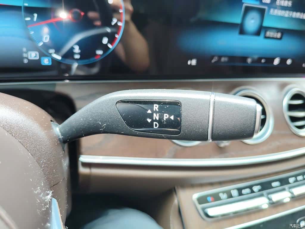Mercedes-Benz E-Class, 2022 15