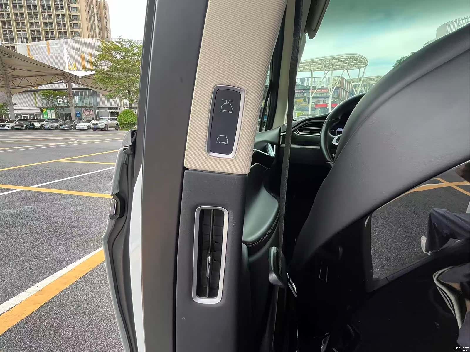 Tesla Model X, 2017 21