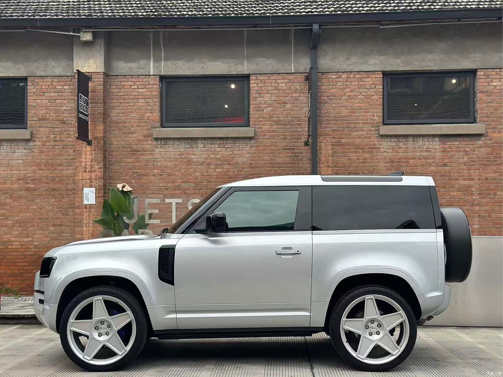 Land Rover Defender, 2021 все фото