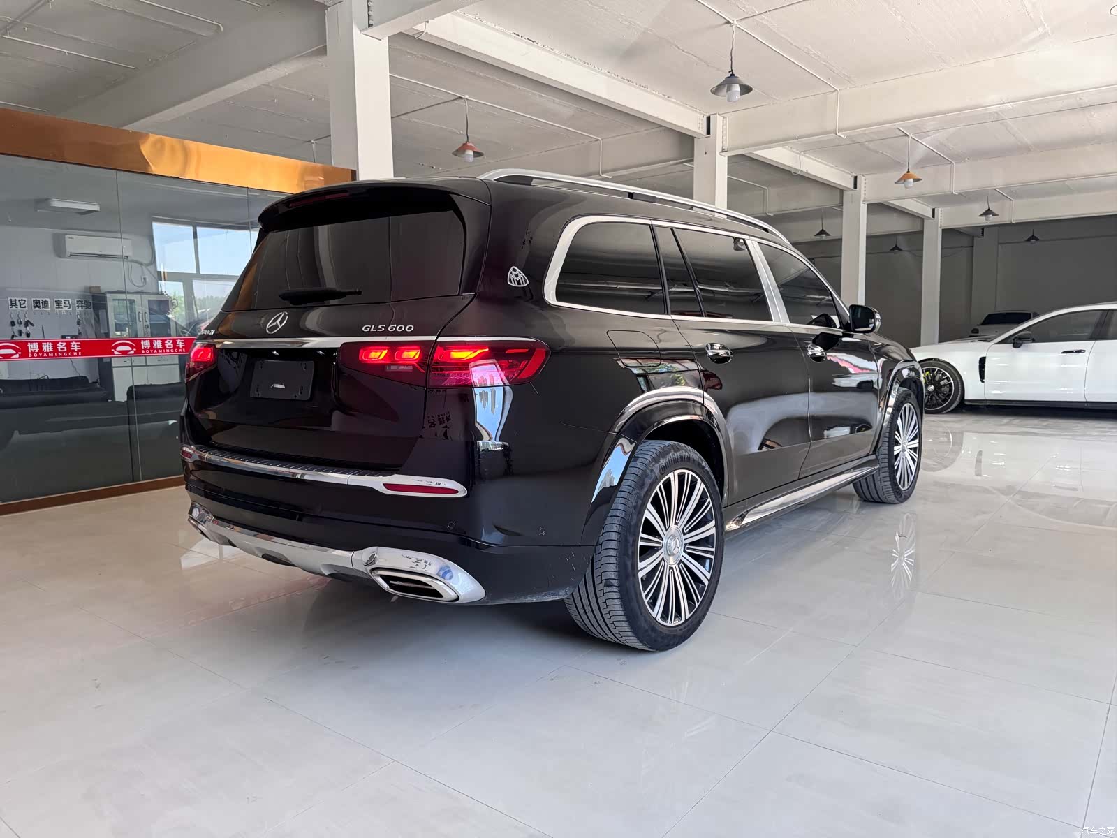 Maybach GLS, 2023 6