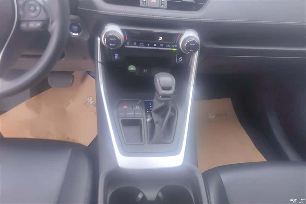 Toyota RAV4, 2021 16