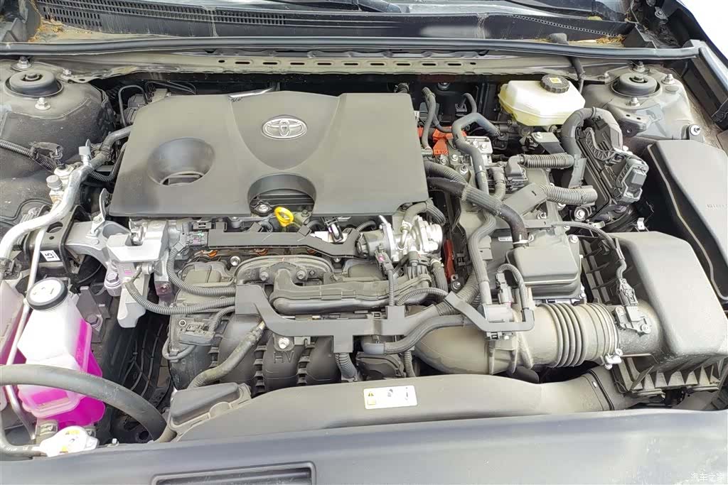 Toyota Camry, 2025 10