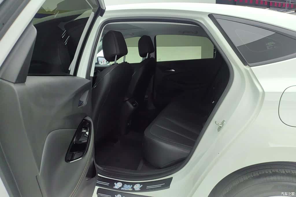 Buick Verano, 2025 11