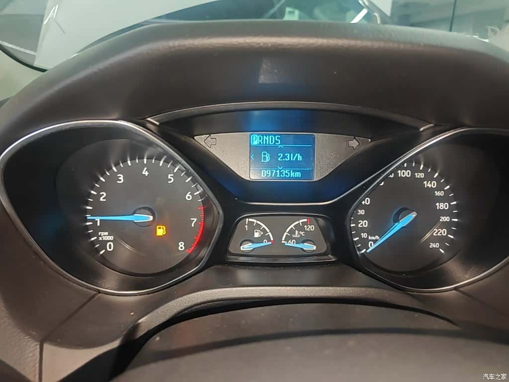Ford Focus, 2019 12