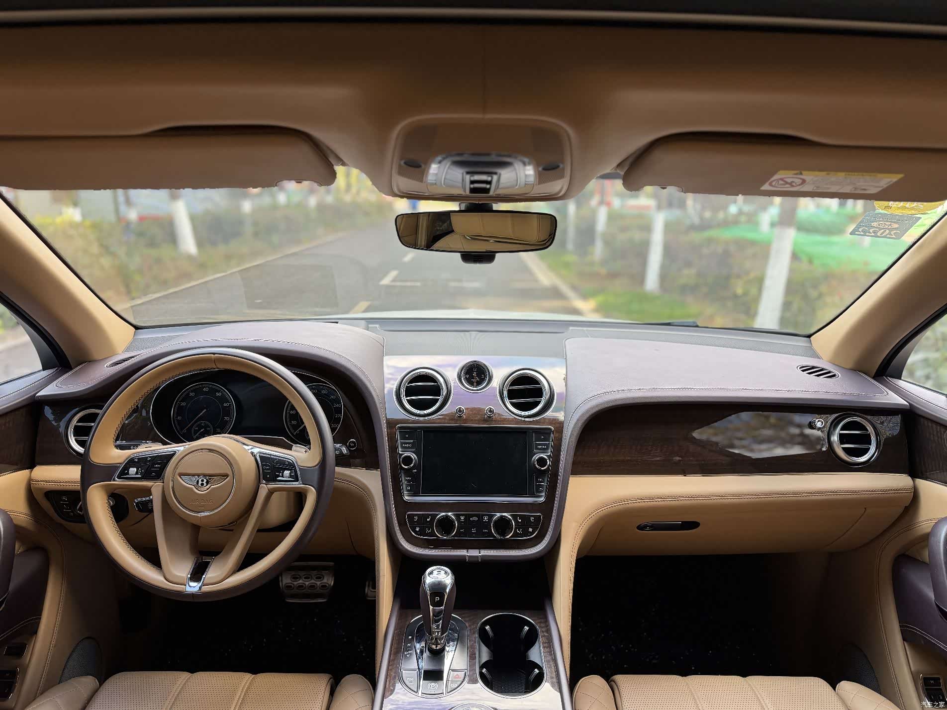 Bentley Bentayga, 2016 7