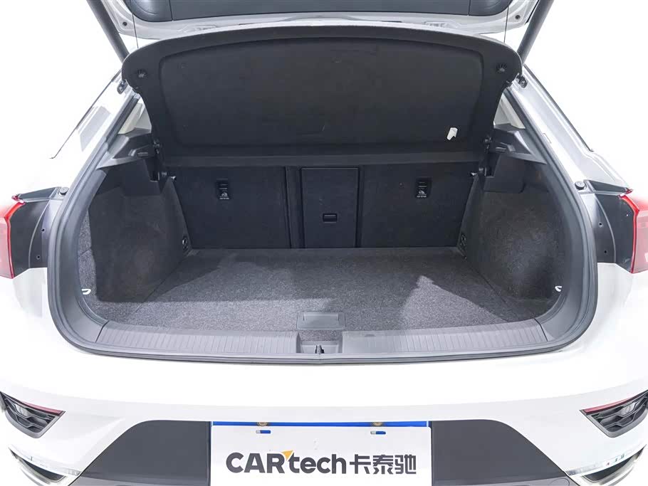 Volkswagen T-ROC exploring Songs