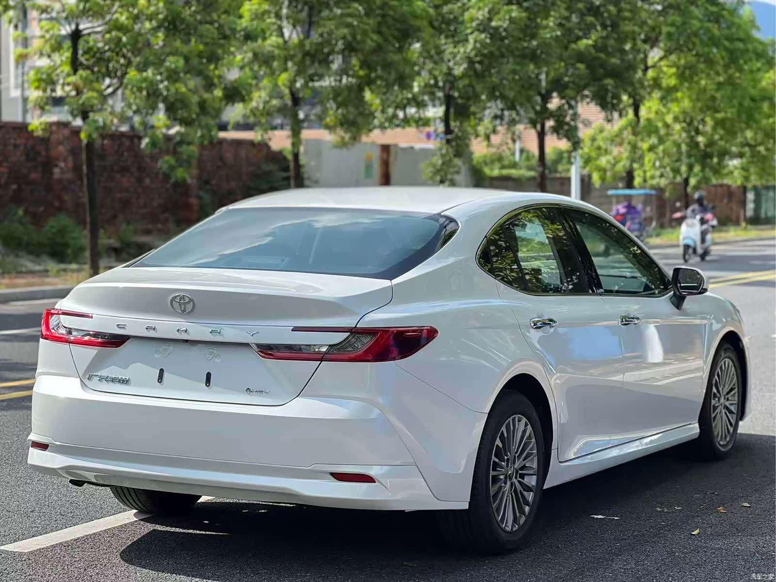 Toyota Camry, 2026 4