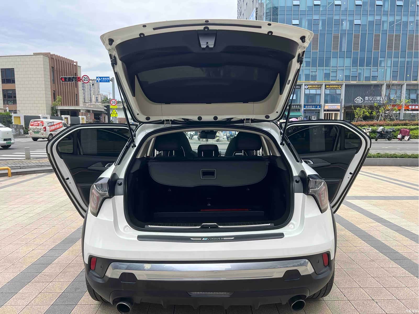 Lynk & Co 01, 2018 19