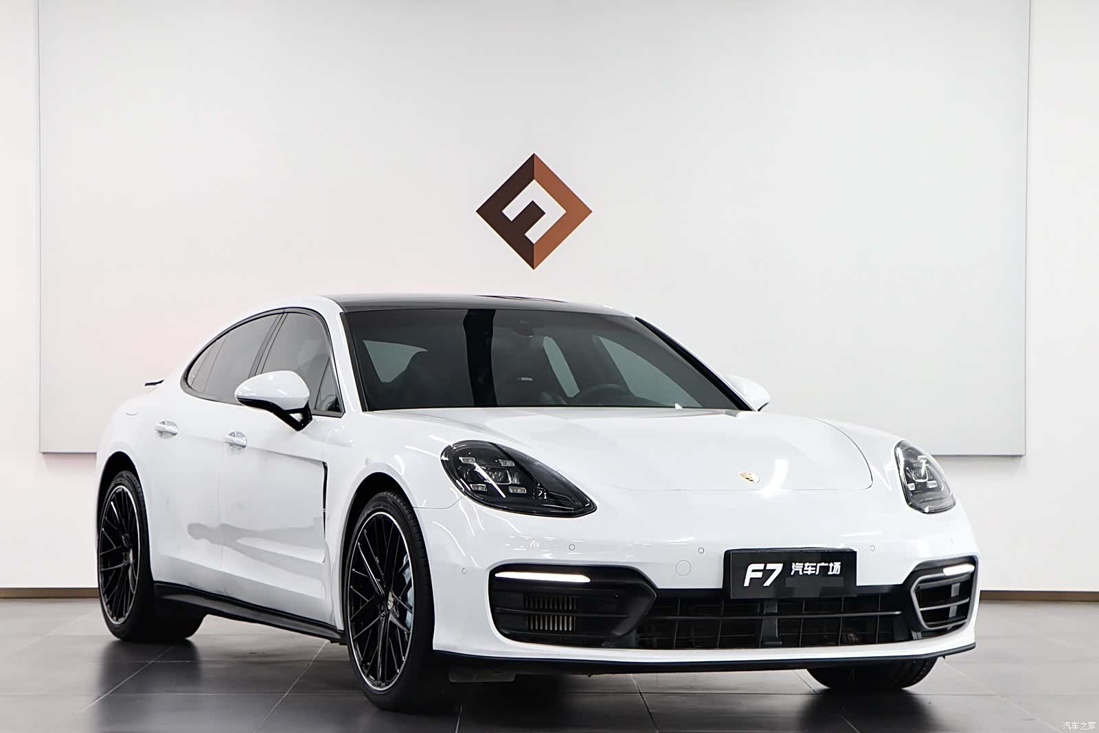 Porsche Panamera, 2022 3