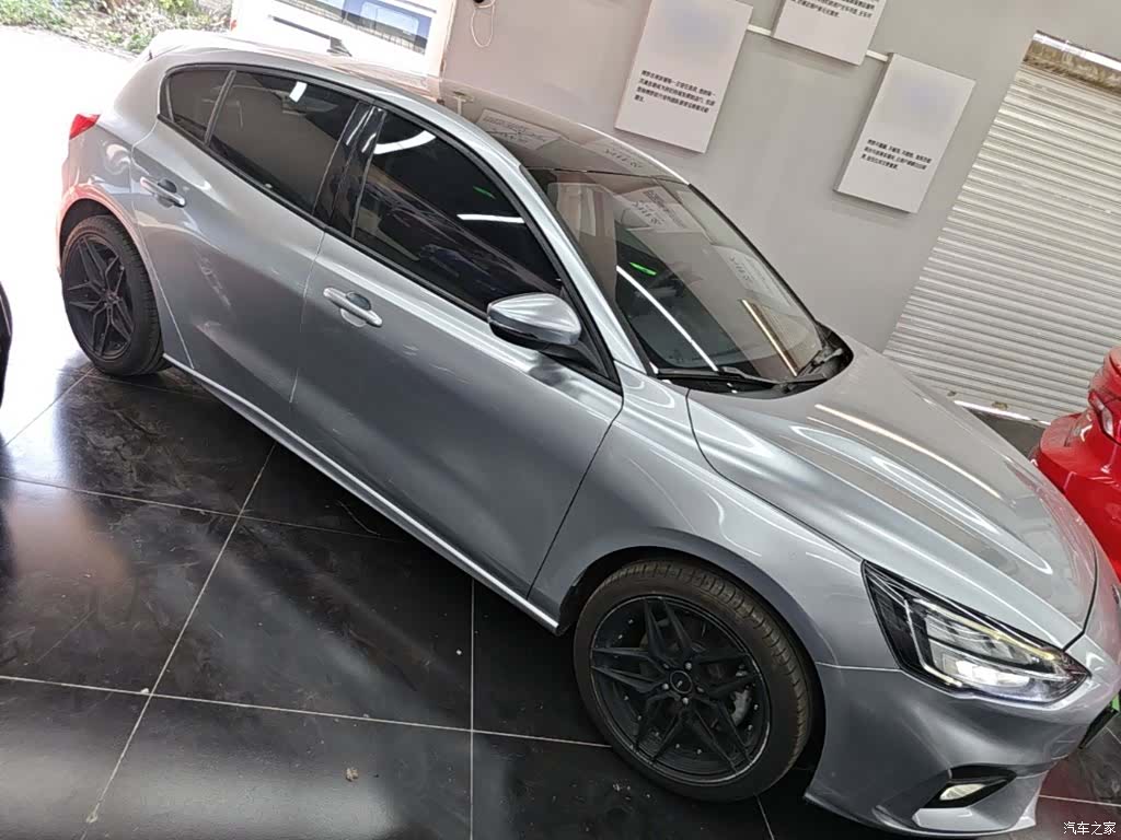 Ford Focus, 2021 4