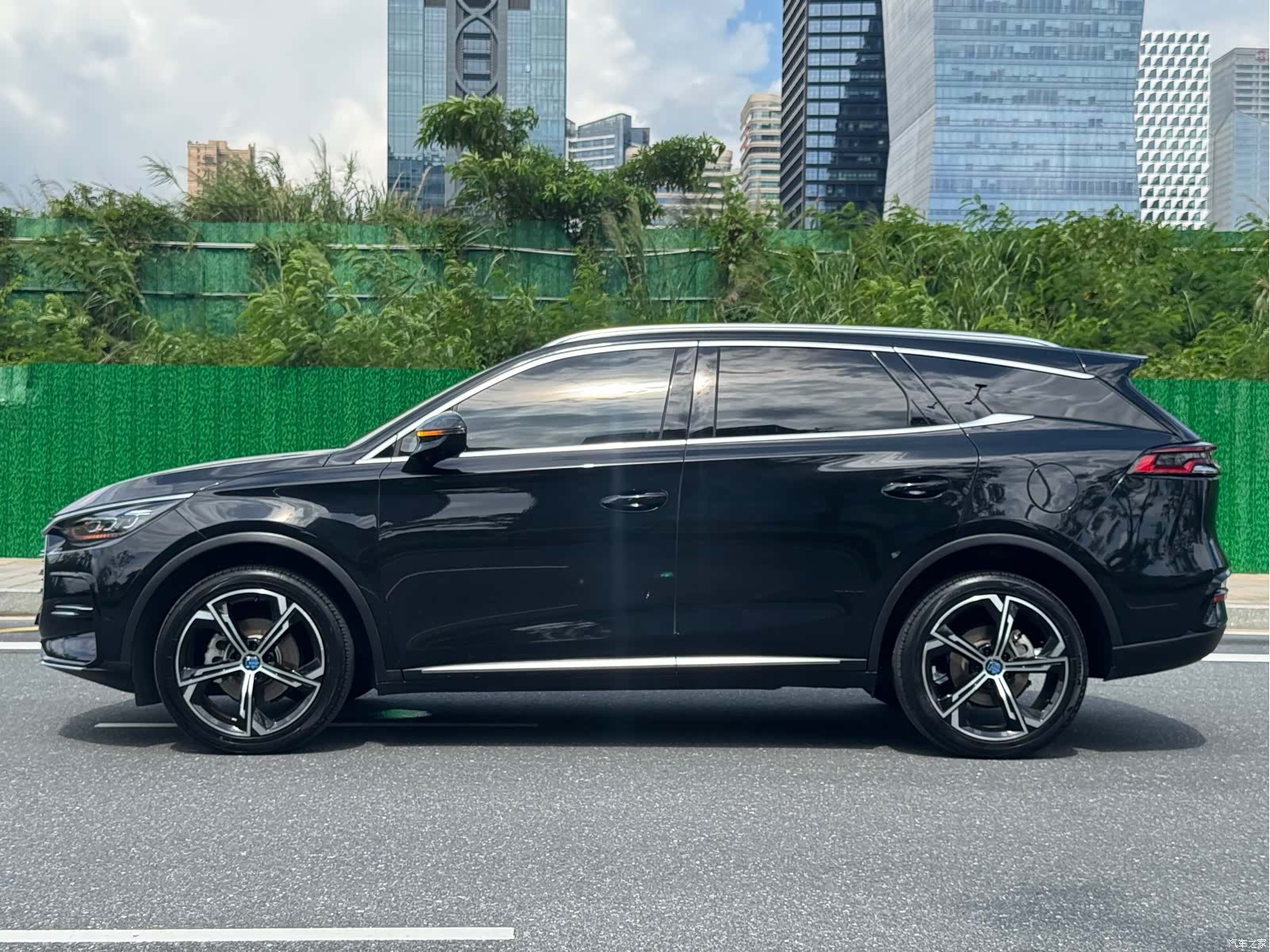 BYD Tang, 2022 все фото