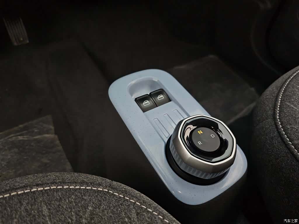 Geely Panda, 2025 10