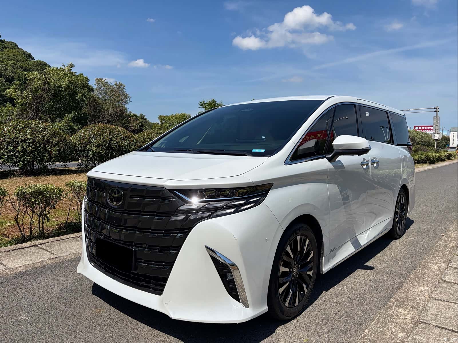 Toyota Alphard, 2024 2