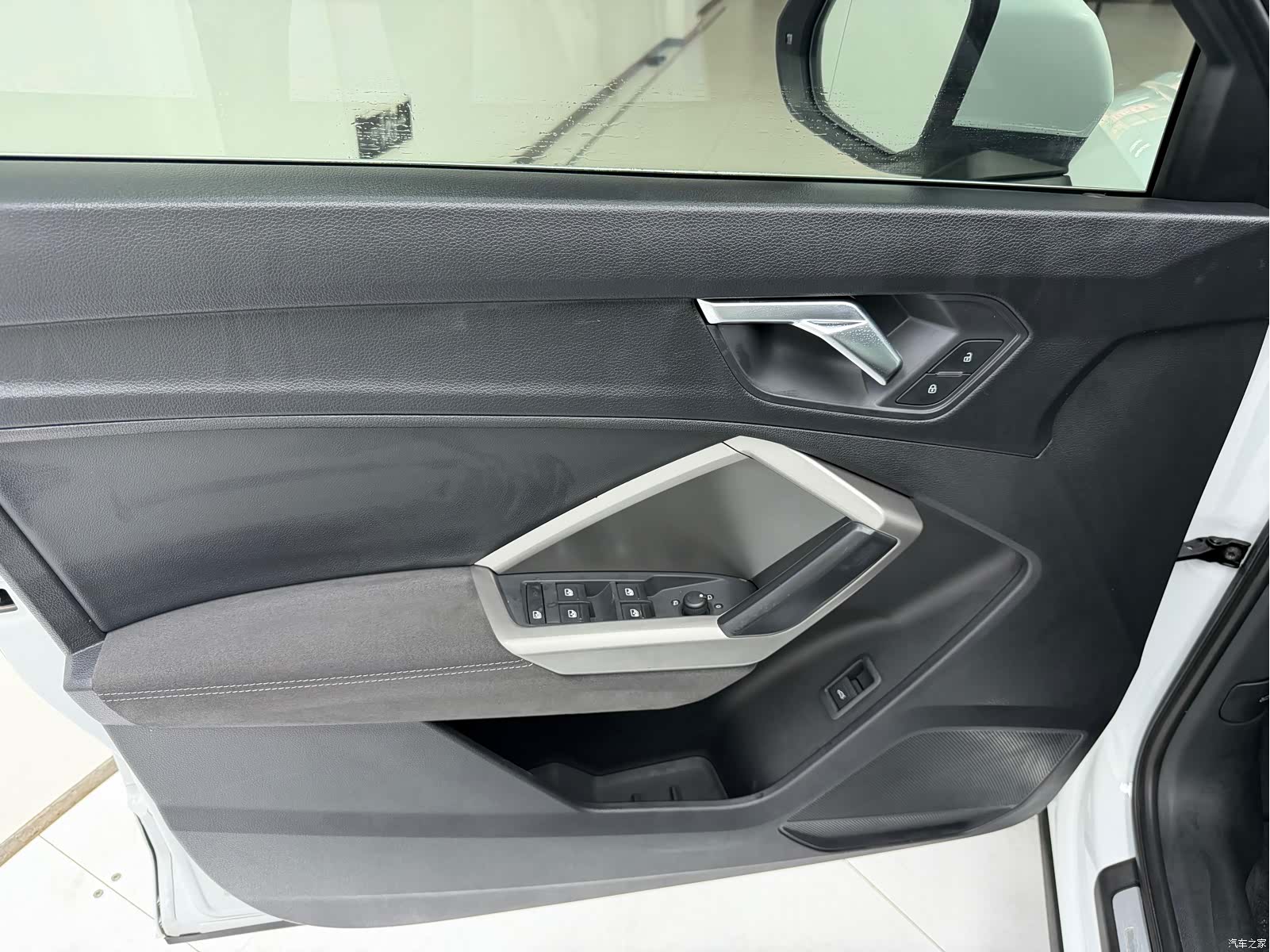 Audi Q3, 2022 11