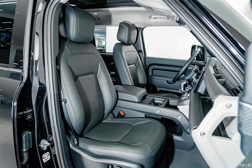 Land Rover Defender, 2024 25