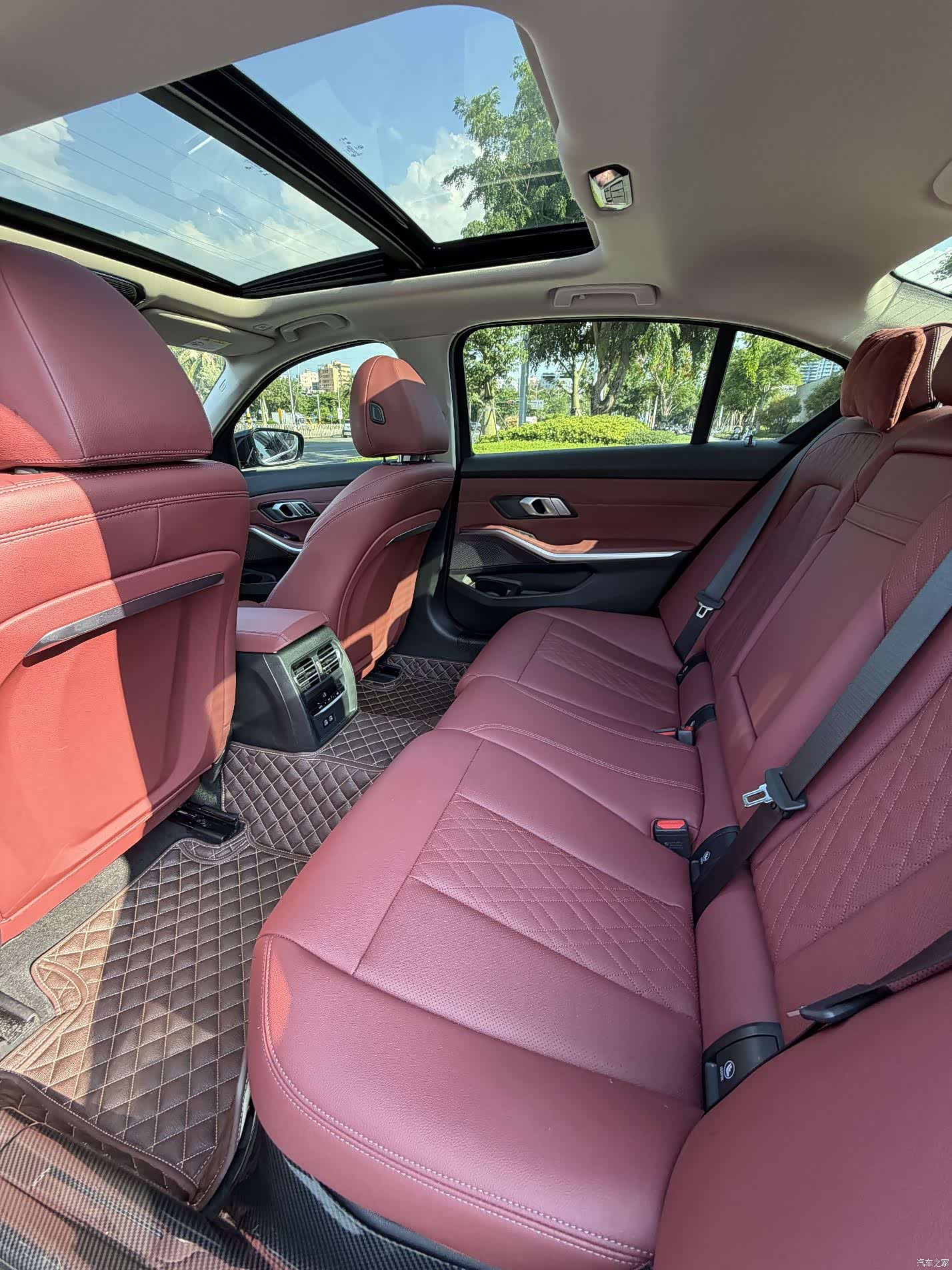 BMW 3 Series, 2024 7