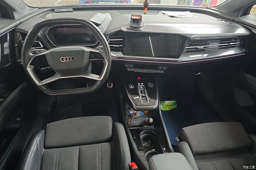 Audi Q4 e-tron, 2023 12