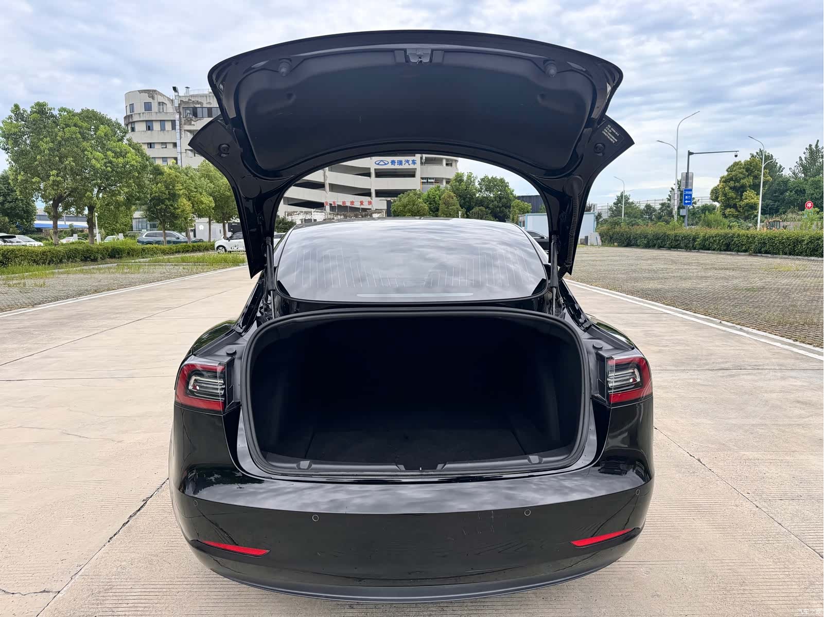 Tesla Model 3, 2020 16