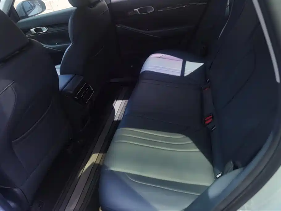 Geely Galaxy Galaxy E5