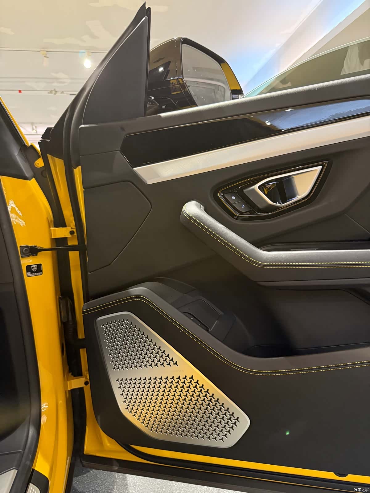 Lamborghini Urus, 2021 13