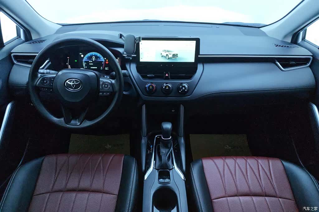 Toyota Corolla, 2025 12