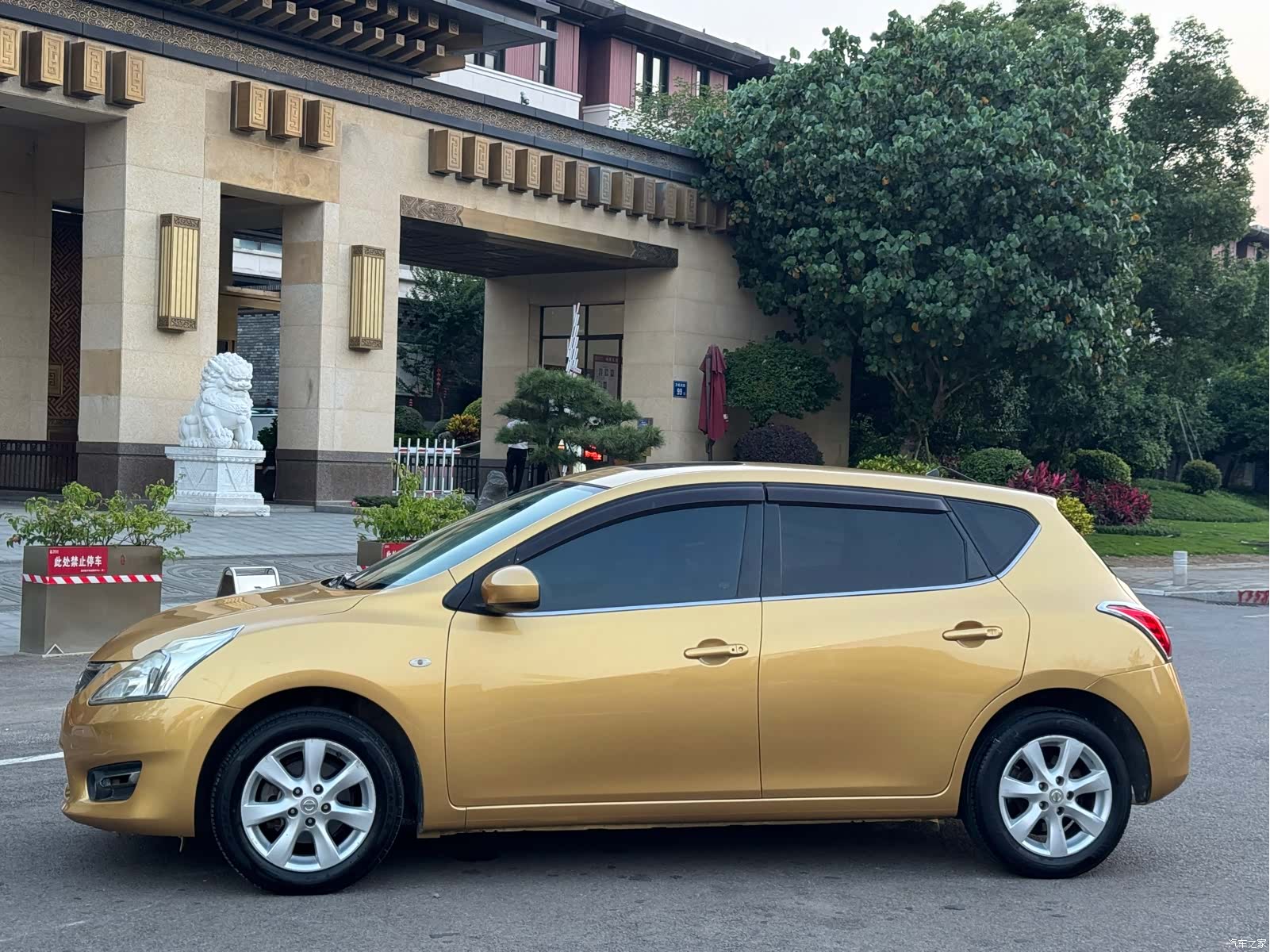 Nissan Tiida, 2013 12