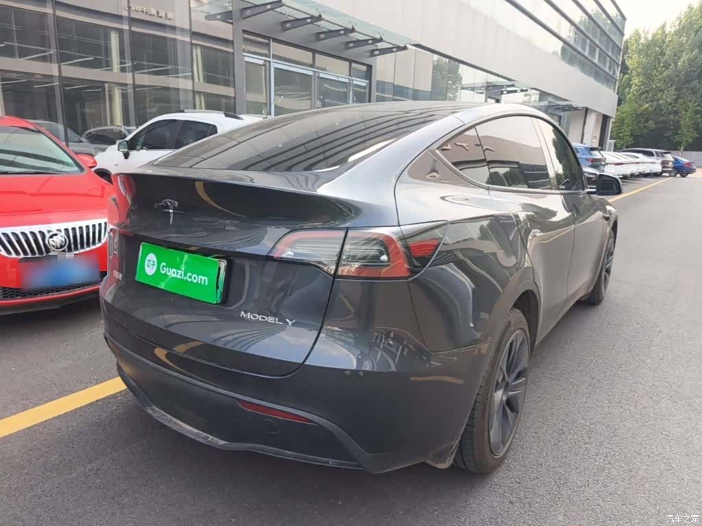 Tesla Model Y, 2024 7
