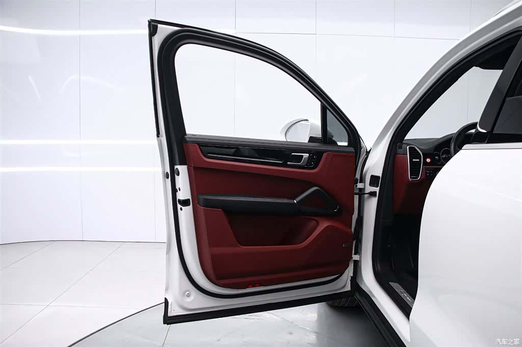 Porsche Cayenne, 2020 11