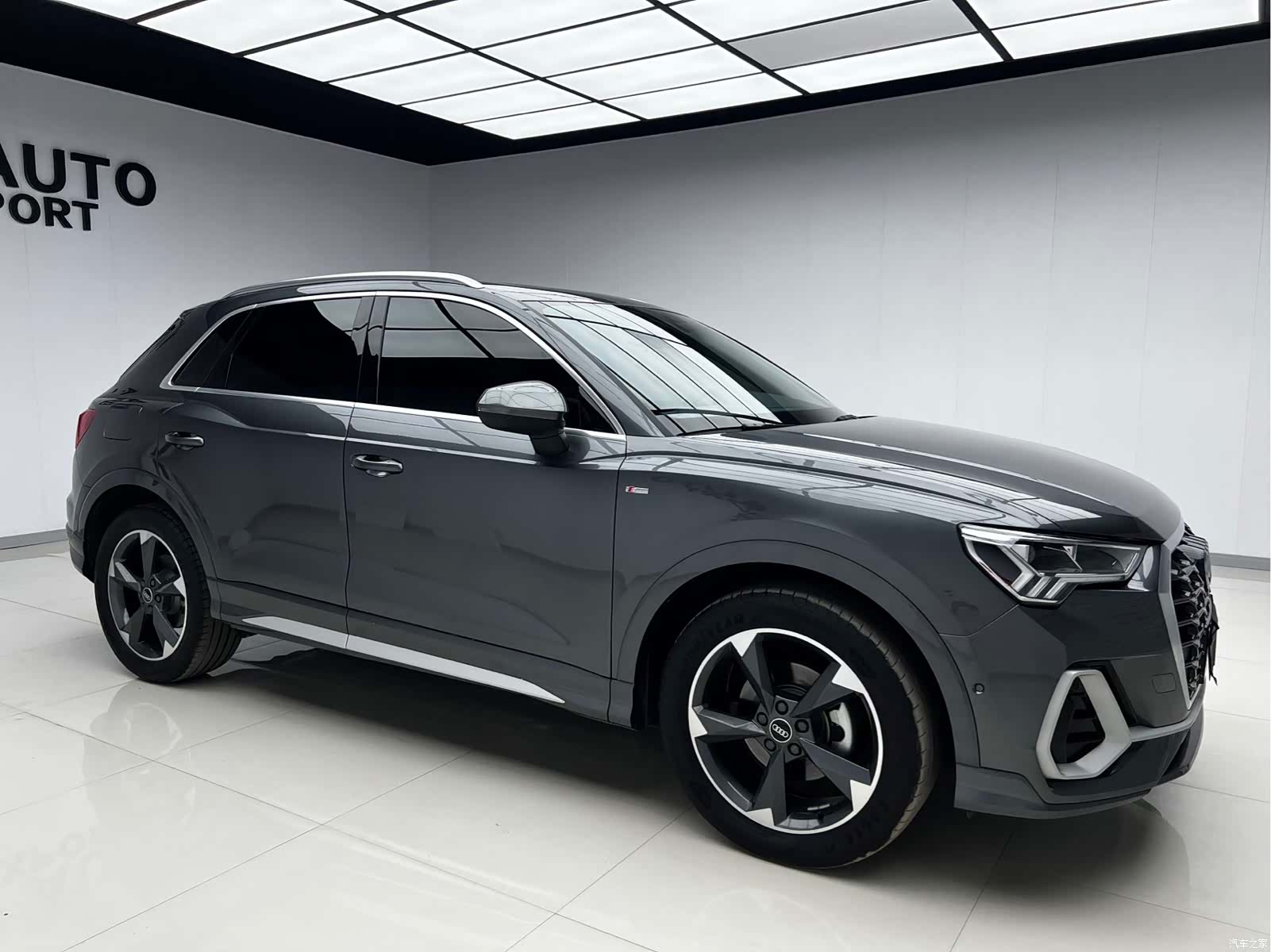 Audi Q3, 2022 4