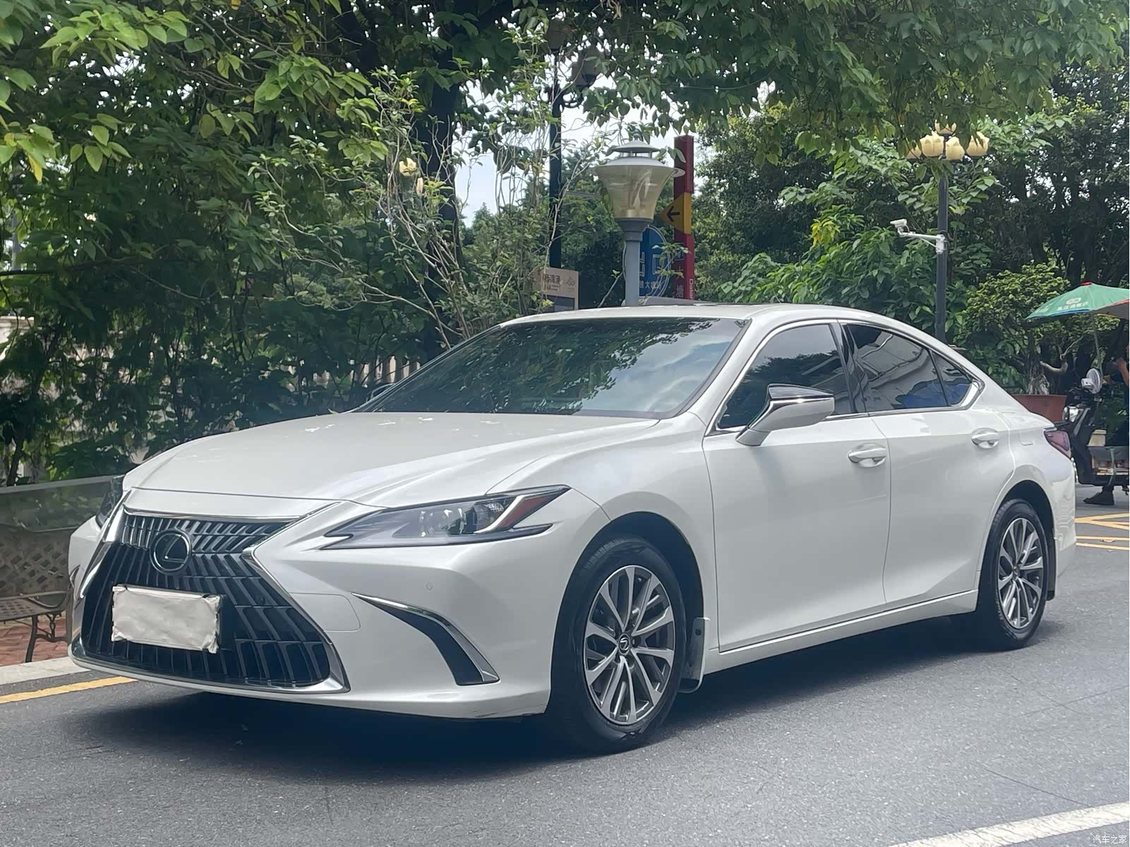 Lexus ES, 2024 1