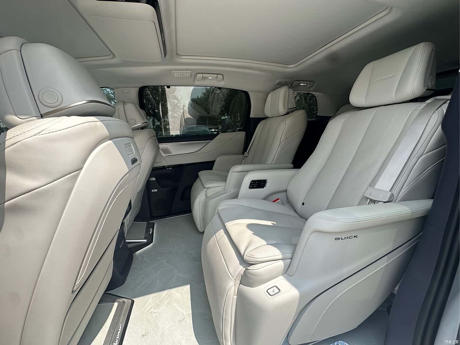 Buick GL8, 2025 6