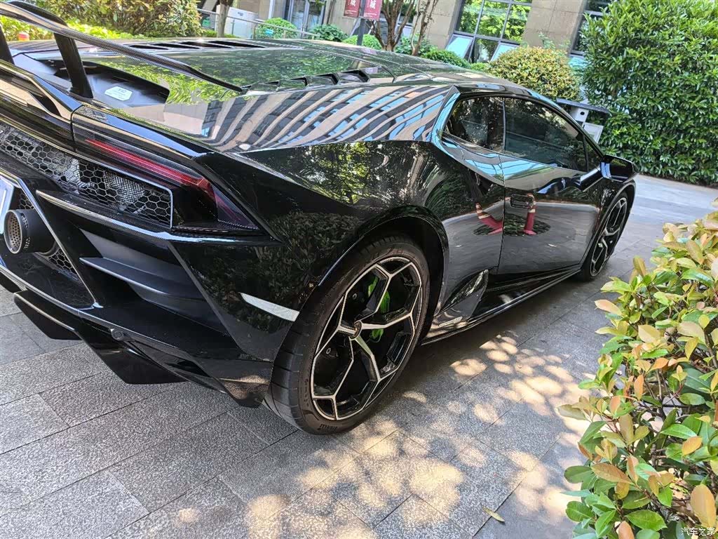 Lamborghini Huracán, 2022 3