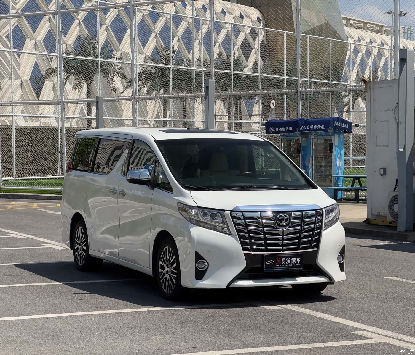 Toyota Alphard, 2017 3