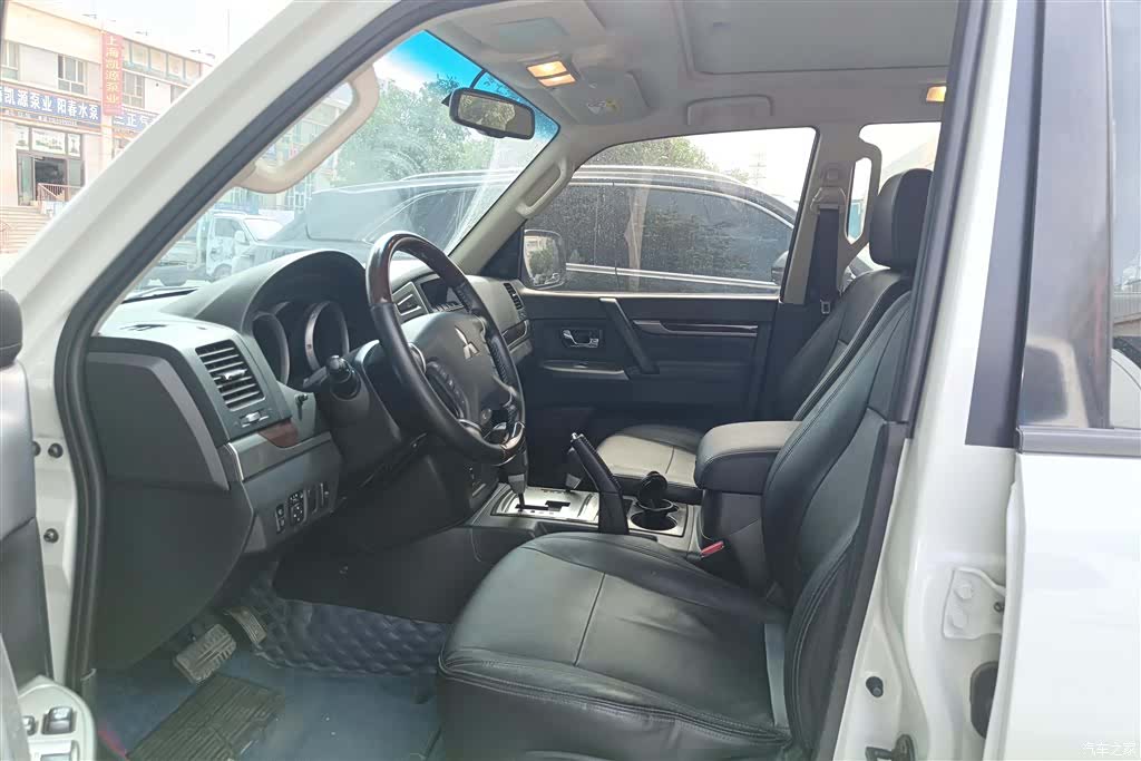 Mitsubishi Pajero, 2020 9
