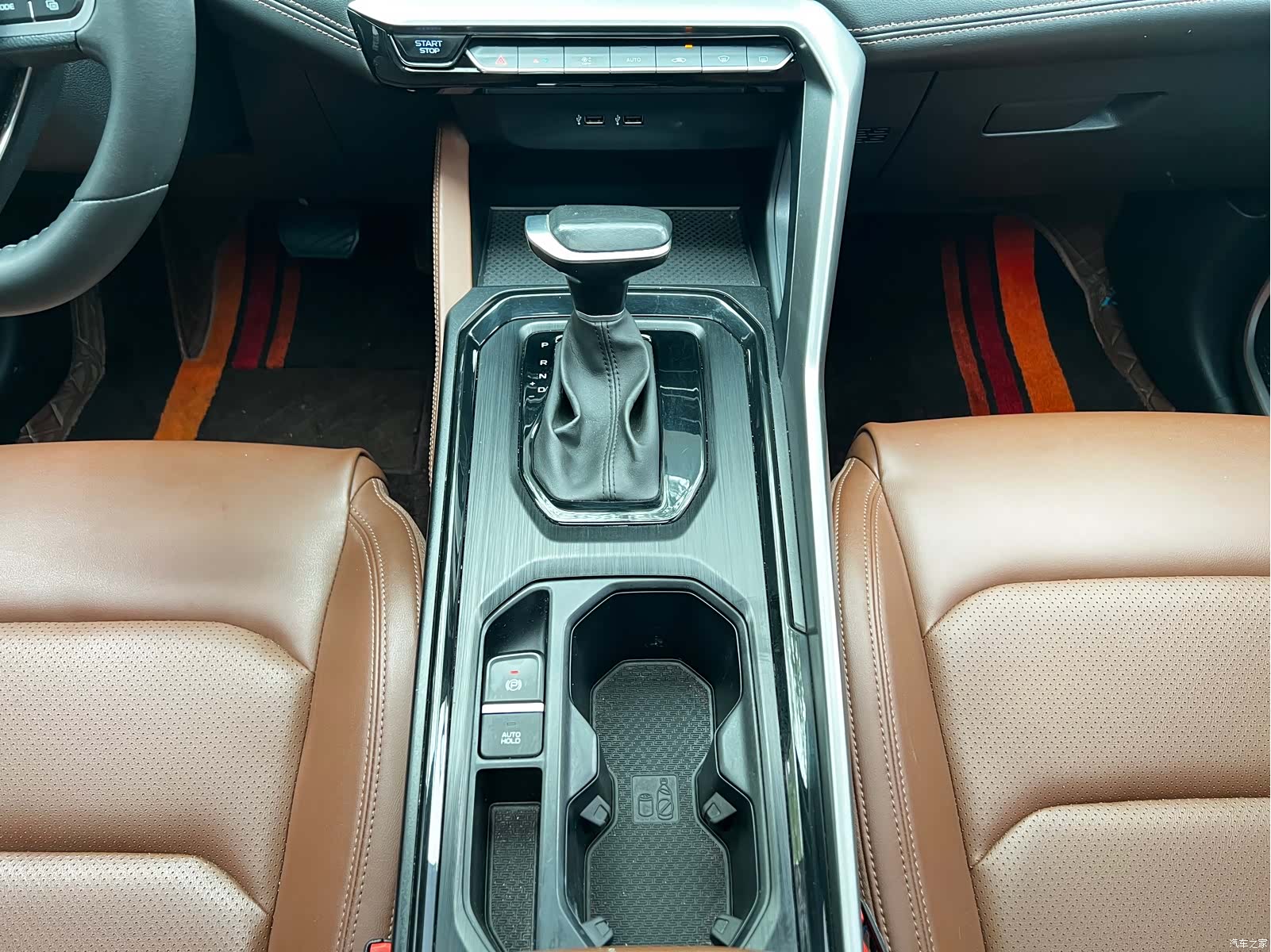 Geely X6, 2022 12