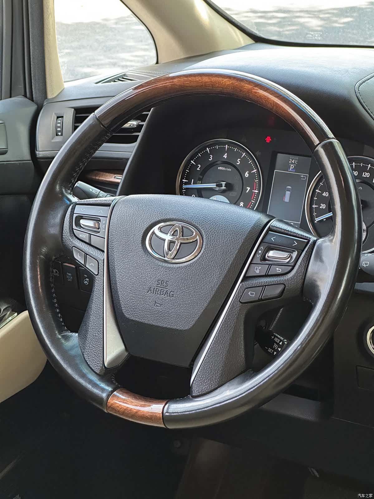 Toyota Alphard, 2017 22