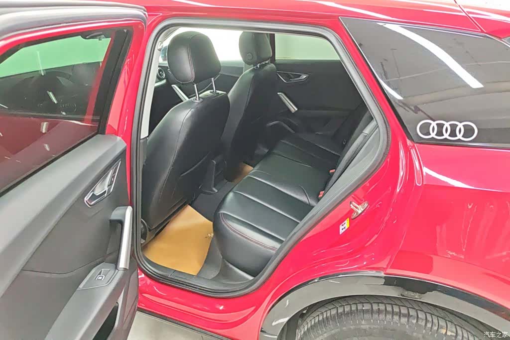 Audi Q2L, 2021 11