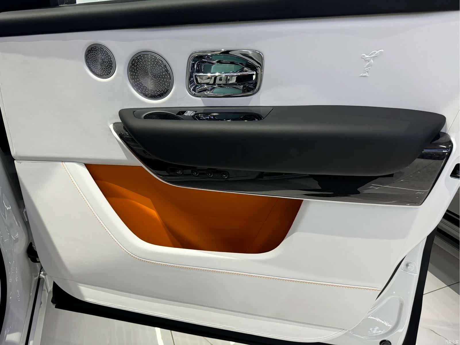 Rolls-Royce Cullinan, 2026 14